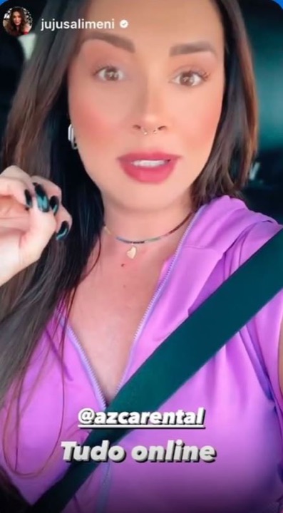 Juliana Salimeni em story mencionando a AZ Car Rental